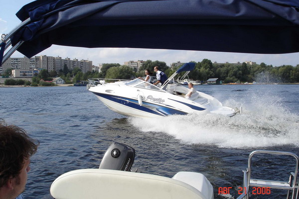 катера COBRA 2150 Prestige