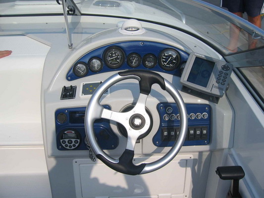 катера COBRA 2150 Prestige
